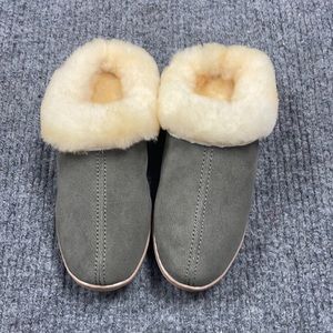 Minnetonka women’s Sheepskin Mules (2974)